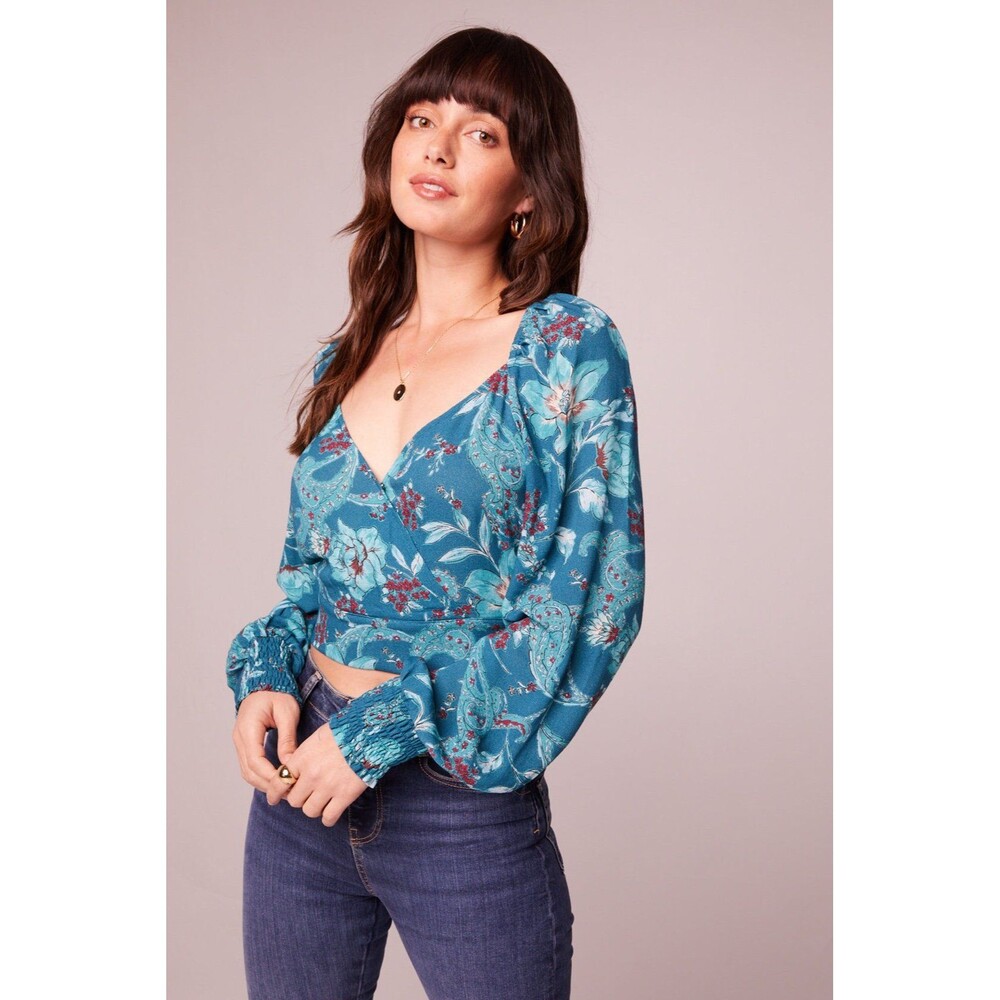 Band of the Free Sybille Teal Floral Crossover Crop Top
Size XS
